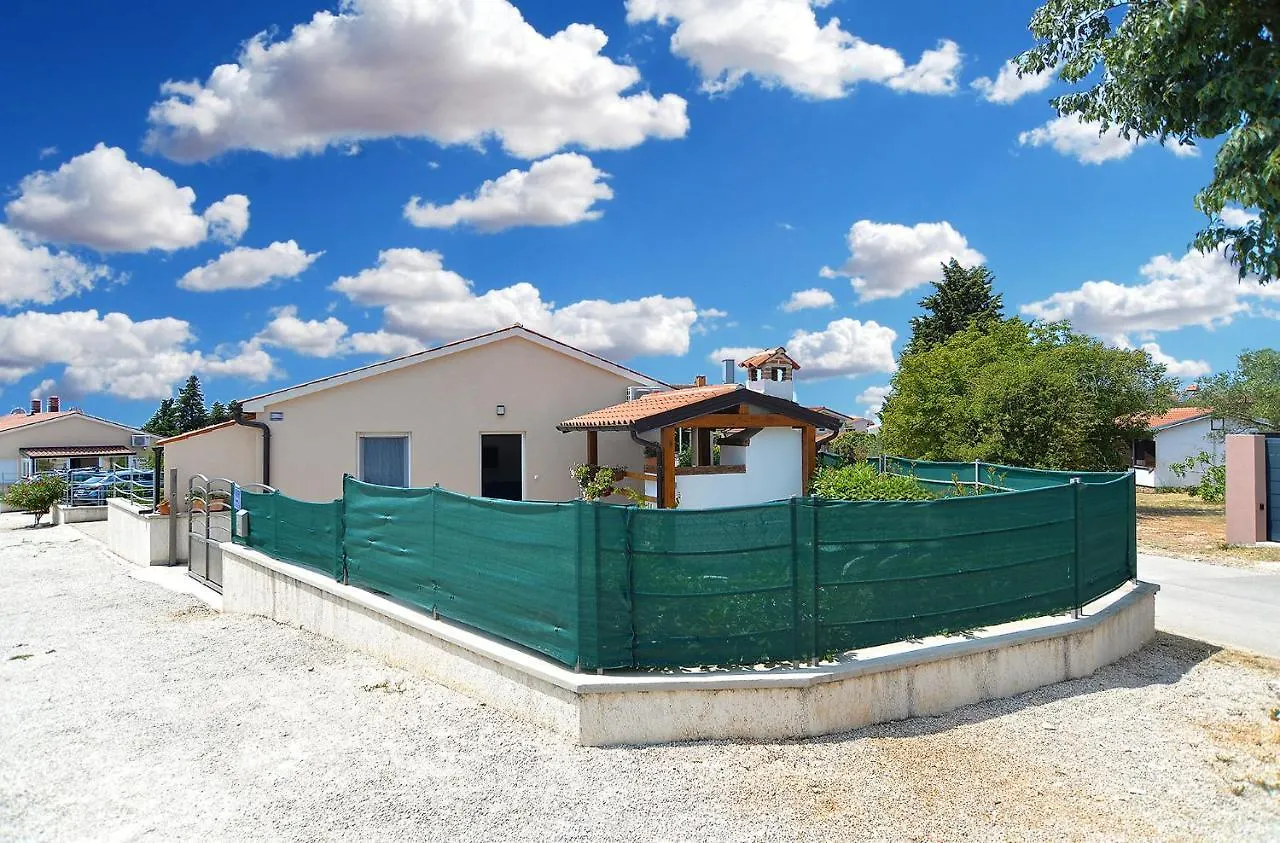 Villa House Peroj 2195